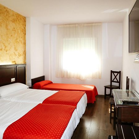 Hotel Restaurante Sostenible La Laguna Brozas Kültér fotó