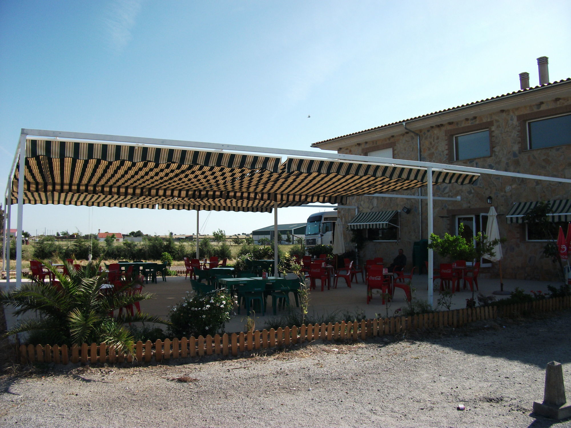 Hotel Restaurante Sostenible La Laguna Brozas Kültér fotó