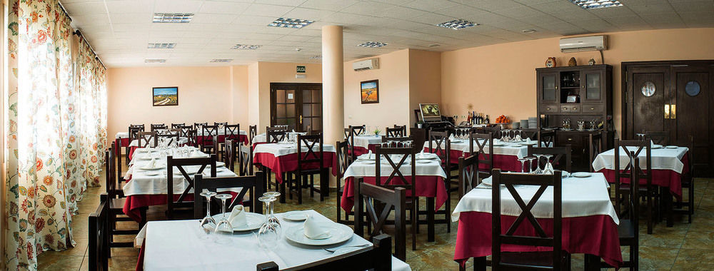 Hotel Restaurante Sostenible La Laguna Brozas Kültér fotó
